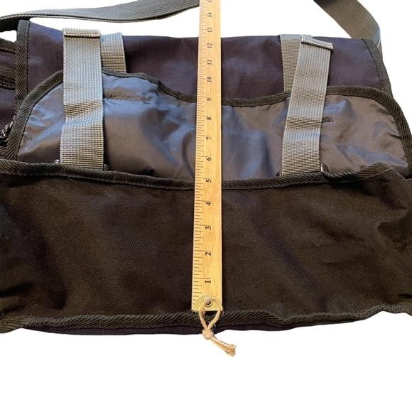 Buffalo Messenger Bag-Flap Closure-3 zipper pockets-2 zipper pockets on ends - Picture 10 of 11